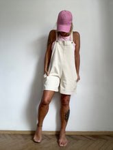 Cargar imagen en el visor de la galería, SALE -Peto Short Luz
